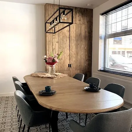 La40 Statig Gerenoveerd Huis In Hartje Nieuwpoort-stad *